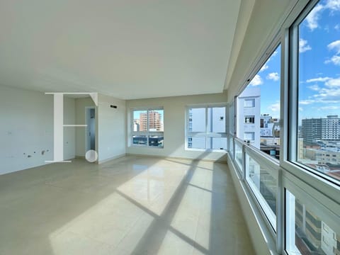 Apartamento com 126m², 3 dormitórios, 1 suíte, 2 vagas, Edifício Premium em Capão da Canoa