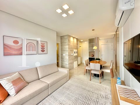 Apartamento com 64m², 2 dormitórios, 1 suíte, 2 vagas, Edifício Pinheiro em Capão da Canoa
