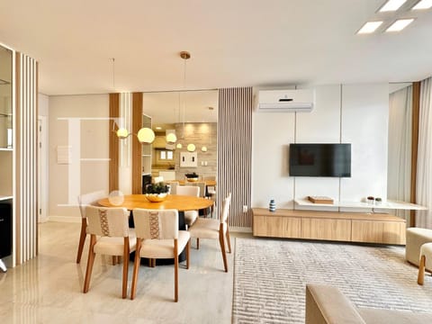 Apartamento com 64m², 2 dormitórios, 1 suíte, 2 vagas, Edifício Pinheiro em Capão da Canoa