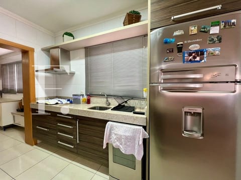 Apartamento com 135m², 3 dormitórios, 1 suíte, 2 vagas, Ilha de Man em Capão da Canoa