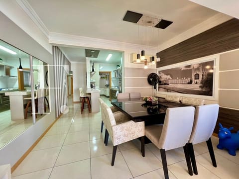 Apartamento com 135m², 3 dormitórios, 1 suíte, 2 vagas, Ilha de Man em Capão da Canoa