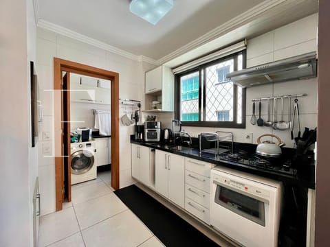 Apartamento com 107m², 3 dormitórios, 1 suíte, 2 vagas, Edifício Requinte em Capão da Canoa