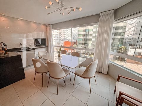 Apartamento com 116m², 3 dormitórios, 1 suíte, 1 vaga, Edifício Munique em Capão da Canoa