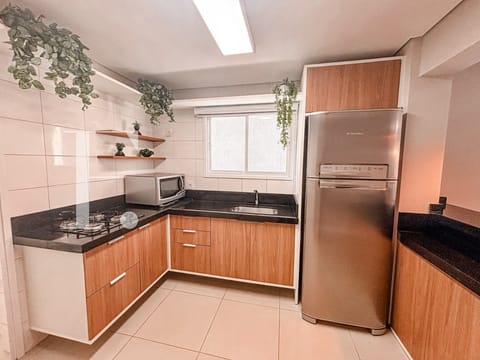 Apartamento com 120m², 3 dormitórios, 1 suíte, 2 vagas, Edifício Sydney em Capão da Canoa