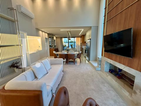 Casa com 150m², 3 dormitórios, 3 suítes, 2 vagas, Nova Xangri-Lá em Xangri-Lá
