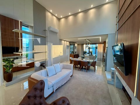 Casa com 150m², 3 dormitórios, 3 suítes, 2 vagas, Nova Xangri-Lá em Xangri-Lá
