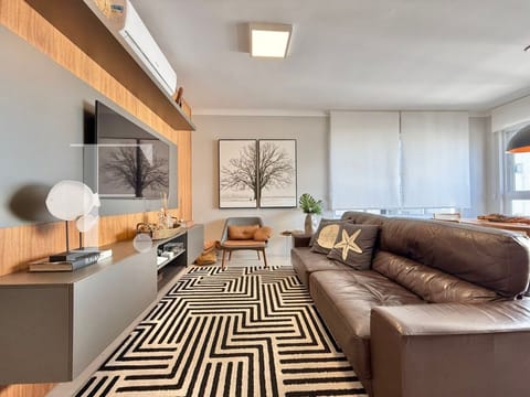Apartamento com 76m², 2 dormitórios, 2 suítes, 1 vaga, La Rambla em Capão da Canoa