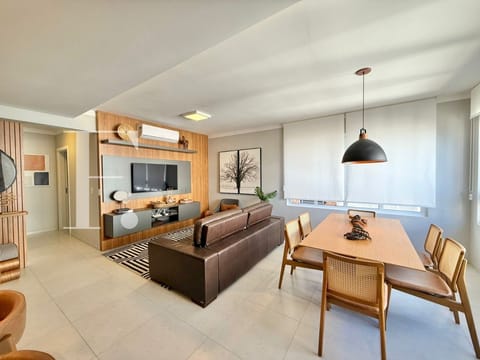 Apartamento com 76m², 2 dormitórios, 2 suítes, 1 vaga, La Rambla em Capão da Canoa