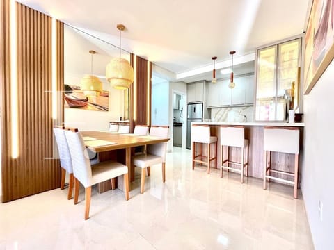 Apartamento com 62m², 2 dormitórios, 1 suíte, 1 vaga, Edifício Premium em Capão da Canoa