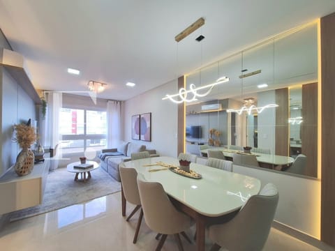 Apartamento com 69m², 2 dormitórios, 1 suíte, 1 vaga, Edifício Premium em Capão da Canoa