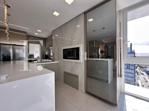 Apartamento com 140m², 3 dormitórios, 1 suíte, 2 vagas, Mirage em Capão da Canoa