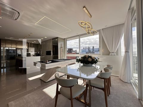 Apartamento com 140m², 3 dormitórios, 1 suíte, 2 vagas, Mirage em Capão da Canoa