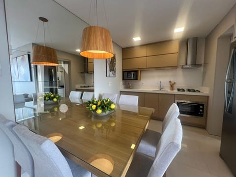 Apartamento com 64m², 2 dormitórios, 1 suíte, 1 vaga, Maiara Martinello em Capão da Canoa