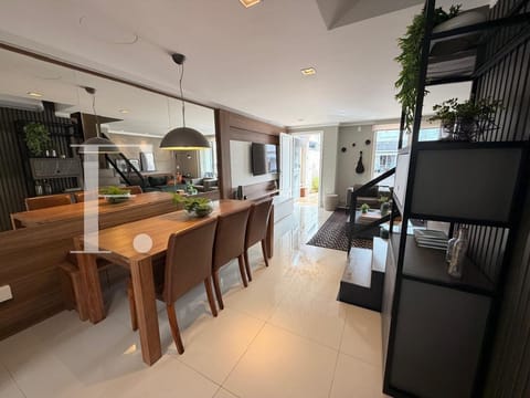 Sobrado com 110m², 3 dormitórios, 1 suíte, 2 vagas, Pacific em Xangri-Lá