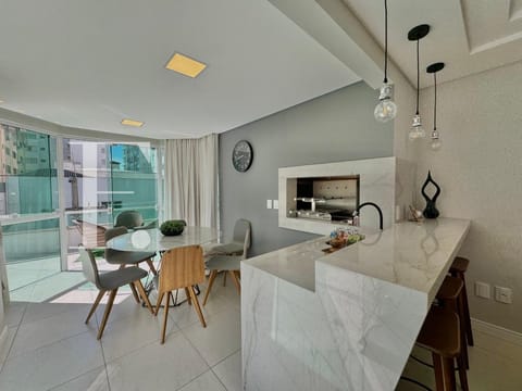 Apartamento com 157m², 3 dormitórios, 3 suítes, 2 vagas, Residencial Dubai em Capão da Canoa