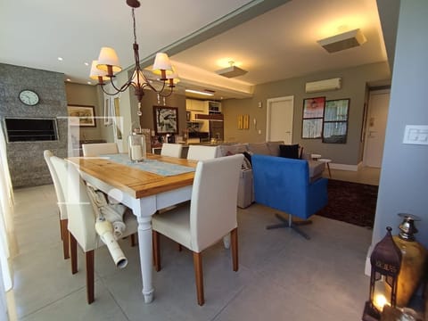 Apartamento com 131m², 2 dormitórios, 1 suíte, 2 vagas, Rossi Atlântida em Xangri-Lá