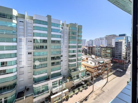 Apartamento com 67m², 2 dormitórios, 1 suíte, 1 vaga, Edifício Rio Tejo em Capão da Canoa