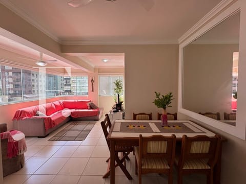 Apartamento com 90m², 2 dormitórios, 1 suíte, 1 vaga, Edifício Munique em Capão da Canoa