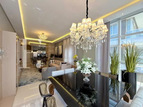 Apartamento com 131m², 3 dormitórios, 1 suíte, 2 vagas, Deise em Capão da Canoa