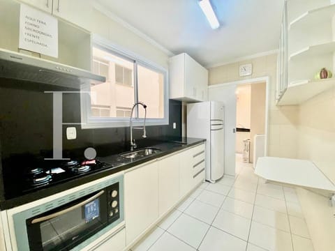 Apartamento com 91m², 2 dormitórios, 1 suíte, 1 vaga, Edifício Hannover em Capão da Canoa