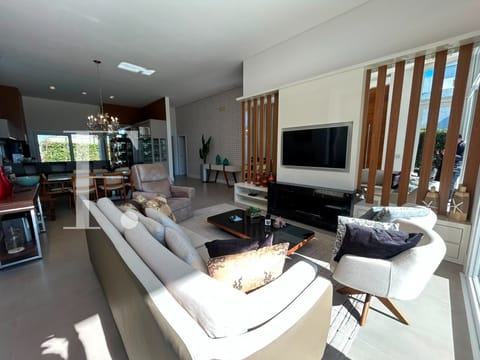Casa Condomínio com 180m², 4 dormitórios, 4 suítes, 2 vagas, Quintas do Lago em Xangri-Lá
