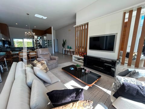Casa Condomínio com 180m², 4 dormitórios, 4 suítes, 2 vagas, Quintas do Lago em Xangri-Lá