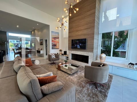 Casa Condomínio com 214m², 4 dormitórios, 4 suítes, 2 vagas, Malibu em Xangri-Lá