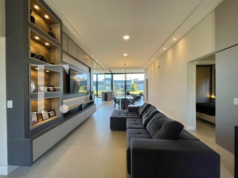Casa Condomínio com 210m², 4 dormitórios, 4 suítes, 2 vagas, Capão Ilhas Resort em Capão da Canoa