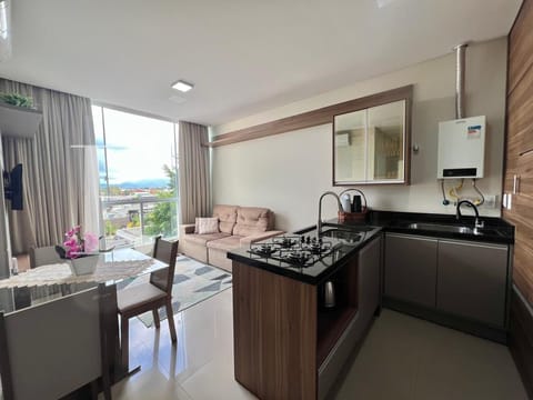 Apartamento com 64m², 2 dormitórios, 1 suíte, 1 vaga, Estevam Palace em Capão da Canoa