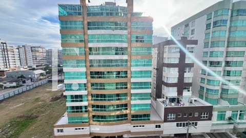 Apartamento com 86m², 3 dormitórios, 1 suíte, 1 vaga, Piazza Del Mare em Capão da Canoa