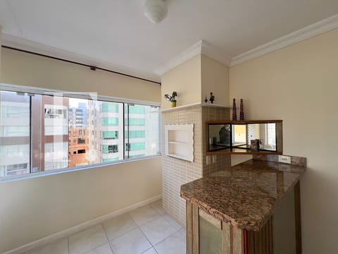 Apartamento com 107m², 3 dormitórios, 1 suíte, 1 vaga, Edifício Rio Tejo em Capão da Canoa