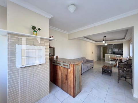 Apartamento com 107m², 3 dormitórios, 1 suíte, 1 vaga, Edifício Rio Tejo em Capão da Canoa