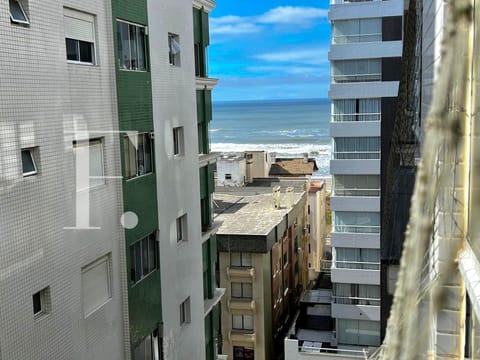 Apartamento com 77m², 2 dormitórios, 1 suíte, 1 vaga, La Perle em Capão da Canoa