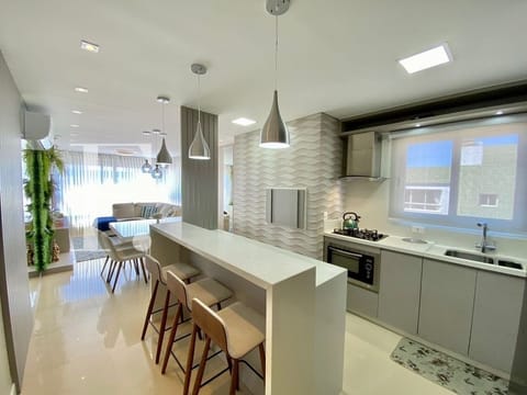 Apartamento com 94m², 3 dormitórios, 1 suíte, 2 vagas, Via Del Mare em Capão da Canoa