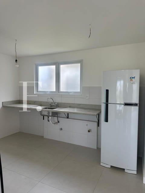 Sobrado com 151m², 4 dormitórios, 2 suítes, 2 vagas, Pateo Marbella em Xangri-Lá