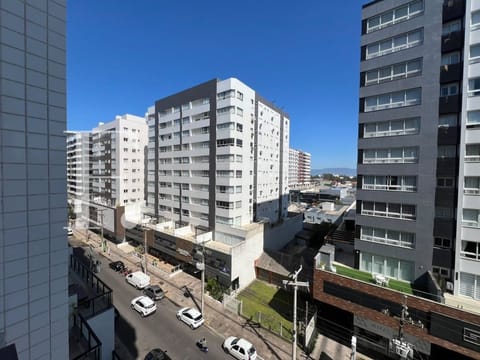 Apartamento com 76m², 2 dormitórios, 1 suíte, 1 vaga, Le Monde em Capão da Canoa