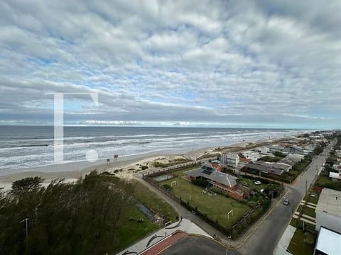 Apartamento com 200m², 4 dormitórios, 2 suítes, 5 vagas, Ocean Palace em Capão da Canoa