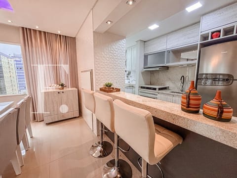Apartamento com 75m², 2 dormitórios, 1 suíte, 1 vaga, Edifício Montjuic em Capão da Canoa