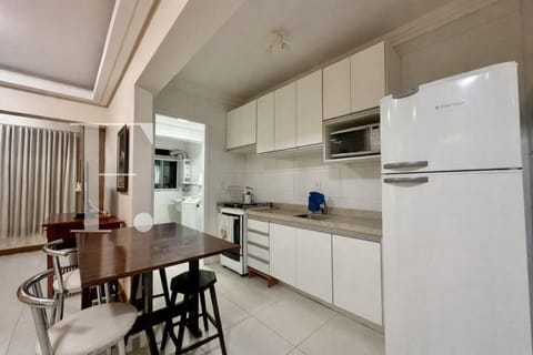 Apartamento com 93m², 2 dormitórios, 1 suíte, 1 vaga, Edifício Lenir Martinello em Capão da Canoa