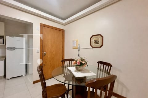 Apartamento com 93m², 2 dormitórios, 1 suíte, 1 vaga, Edifício Lenir Martinello em Capão da Canoa