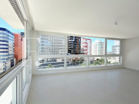 Apartamento com 101m², 3 dormitórios, 3 suítes, 2 vagas, Del Paine em Capão da Canoa