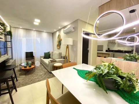 Apartamento com 64m², 2 dormitórios, 1 suíte, 2 vagas, Edifício Antônio Daltoé em Capão da Canoa