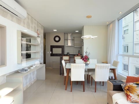Apartamento com 84m², 3 dormitórios, 1 suíte, 1 vaga, Estevam Palace em Capão da Canoa