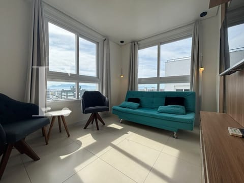 Apartamento com 57m², 2 dormitórios, 1 suíte, 1 vaga, Edifício Verano em Capão da Canoa