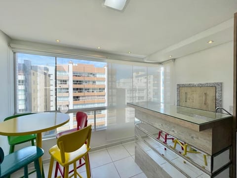 Apartamento com 80m², 2 dormitórios, 1 suíte, 2 vagas, Bahamas em Capão da Canoa
