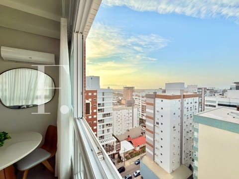 Apartamento com 56m², 2 dormitórios, 1 suíte, 1 vaga, Chateau Martina em Capão da Canoa