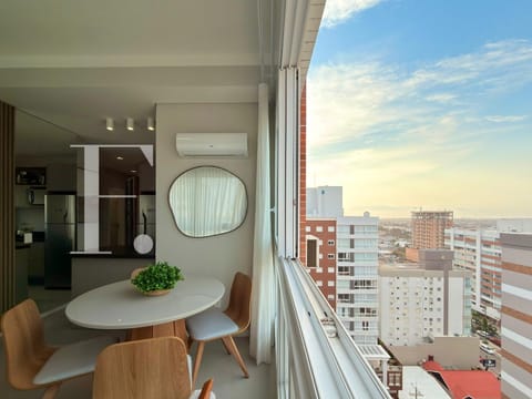 Apartamento com 56m², 2 dormitórios, 1 suíte, 1 vaga, Chateau Martina em Capão da Canoa