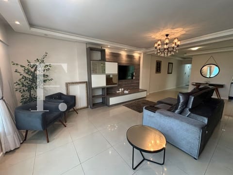 Apartamento com 152m², 3 dormitórios, 1 suíte, 2 vagas, Edifício Indico em Capão da Canoa