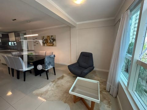 Apartamento com 152m², 3 dormitórios, 1 suíte, 2 vagas, Edifício Indico em Capão da Canoa
