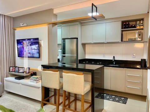 Apartamento com 98m², 2 dormitórios, 1 suíte, 1 vaga, Edifício Beach Club em Capão da Canoa